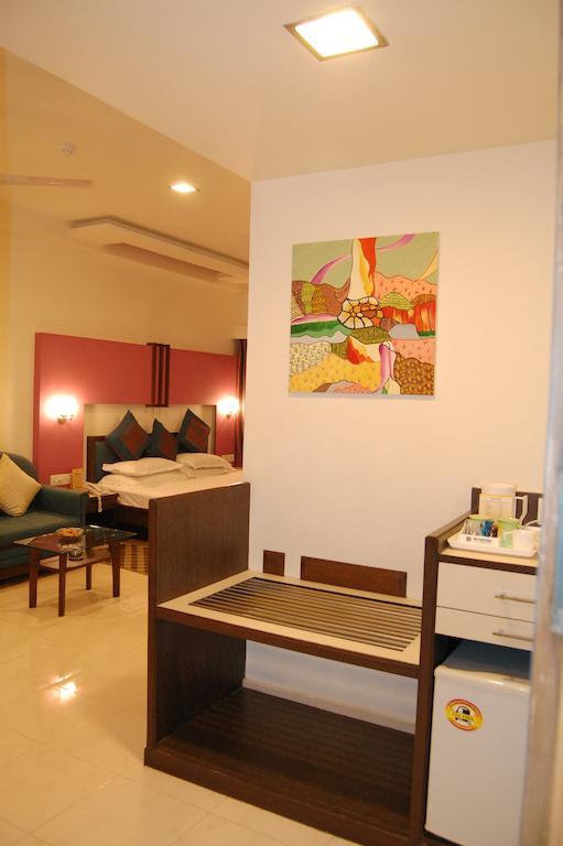 Shreemaya Hotel Indore Exterior photo